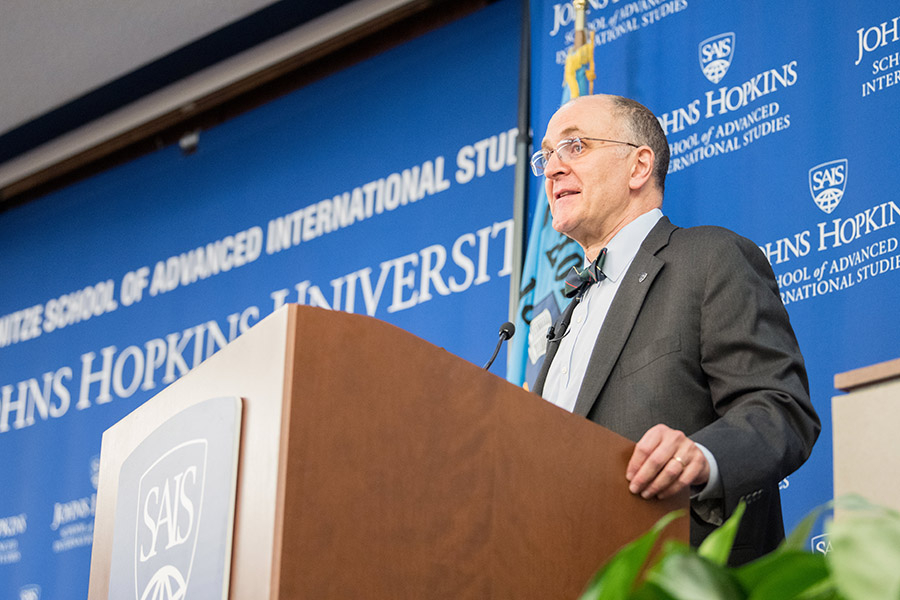 Dean Eliot A. Cohen delivers a lecture at Johns Hopkins SAIS.