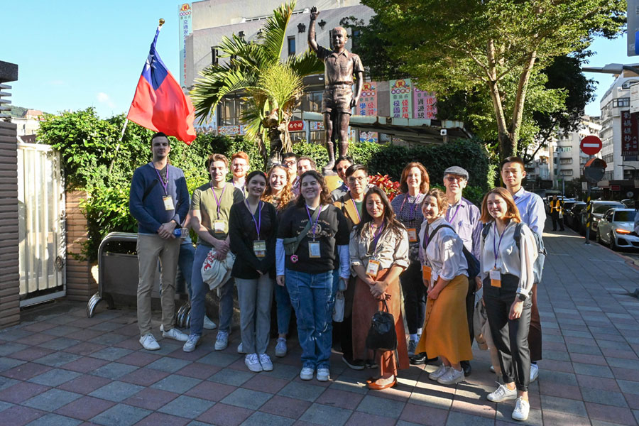 SAIS students in Taiwan 