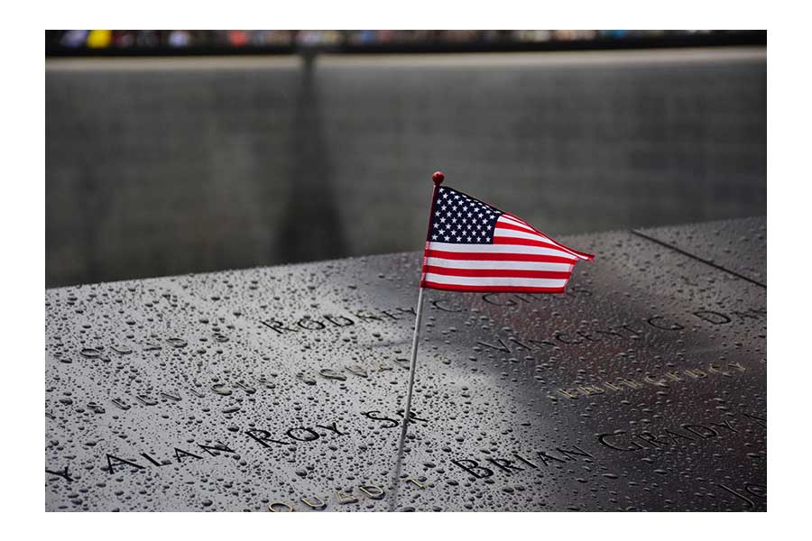 Single US flag memorial